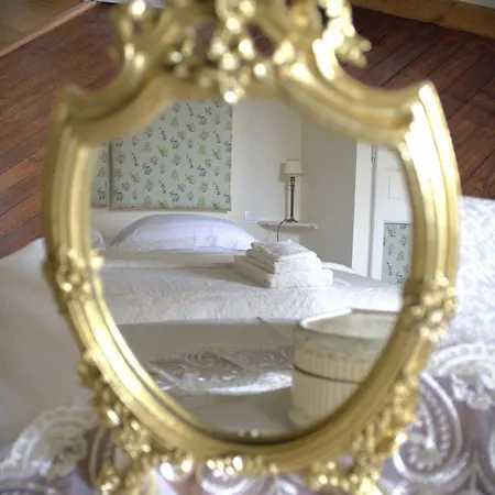 Casa vacanze 16th Century Heritage House With Private Garden Luche-Pringe